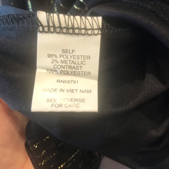 Black blouse with gold metallic - Picture 3 of 3